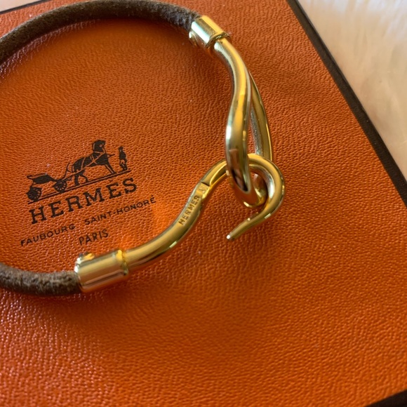 Hermès Gold Hook Bracelet - Picture 5 of 8